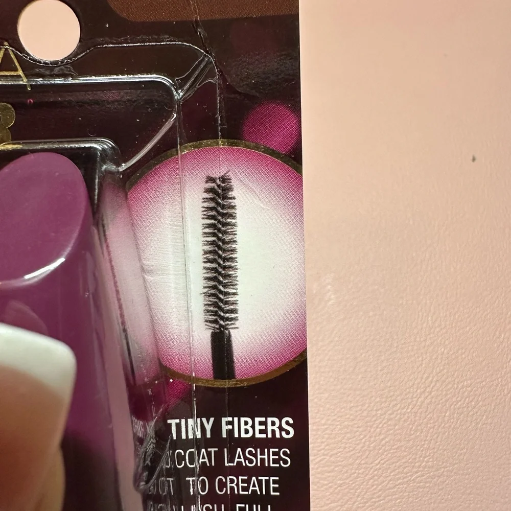 Dramatically Full Mascara - Brown
